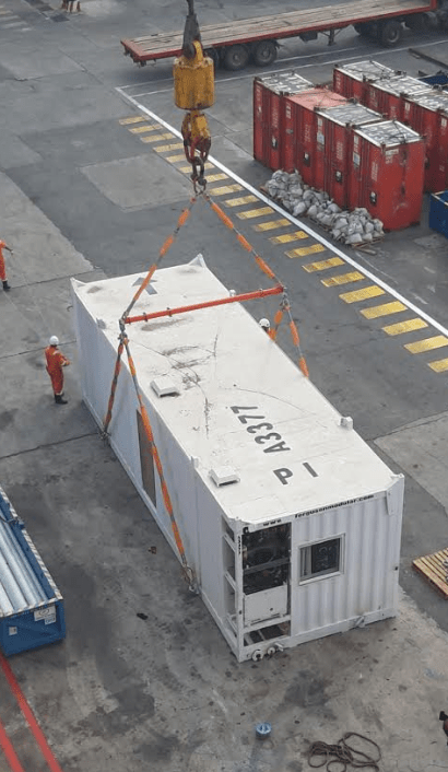 Britlift Spreader & Lifting of a Container