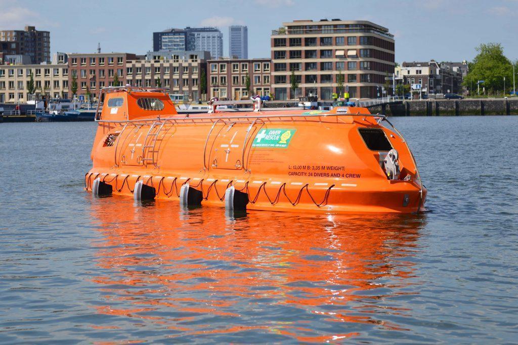 Self-Propelled Hyperbaric Lifeboat (SPHL)