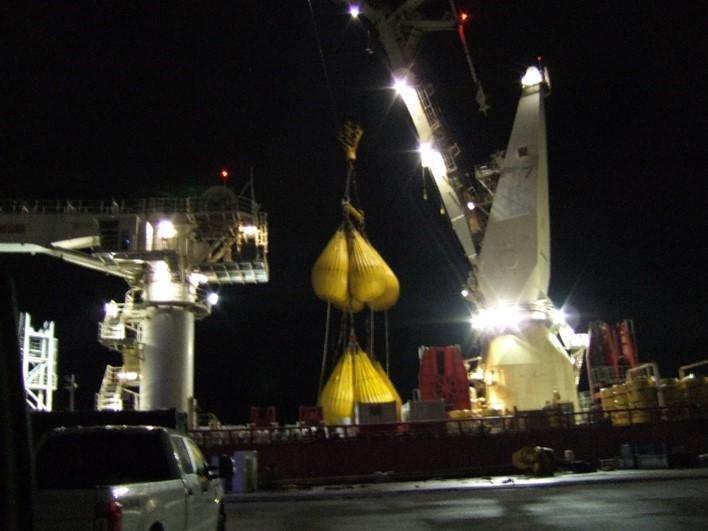 726T load Water Weights Bag Testing on Pipelay Vessel