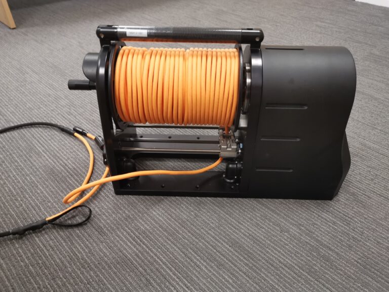 The Uni-Winch Mini offers the USV marketplace a small footprint, low weight, remotely operated winch (web interface & API), suitable for USV operations.