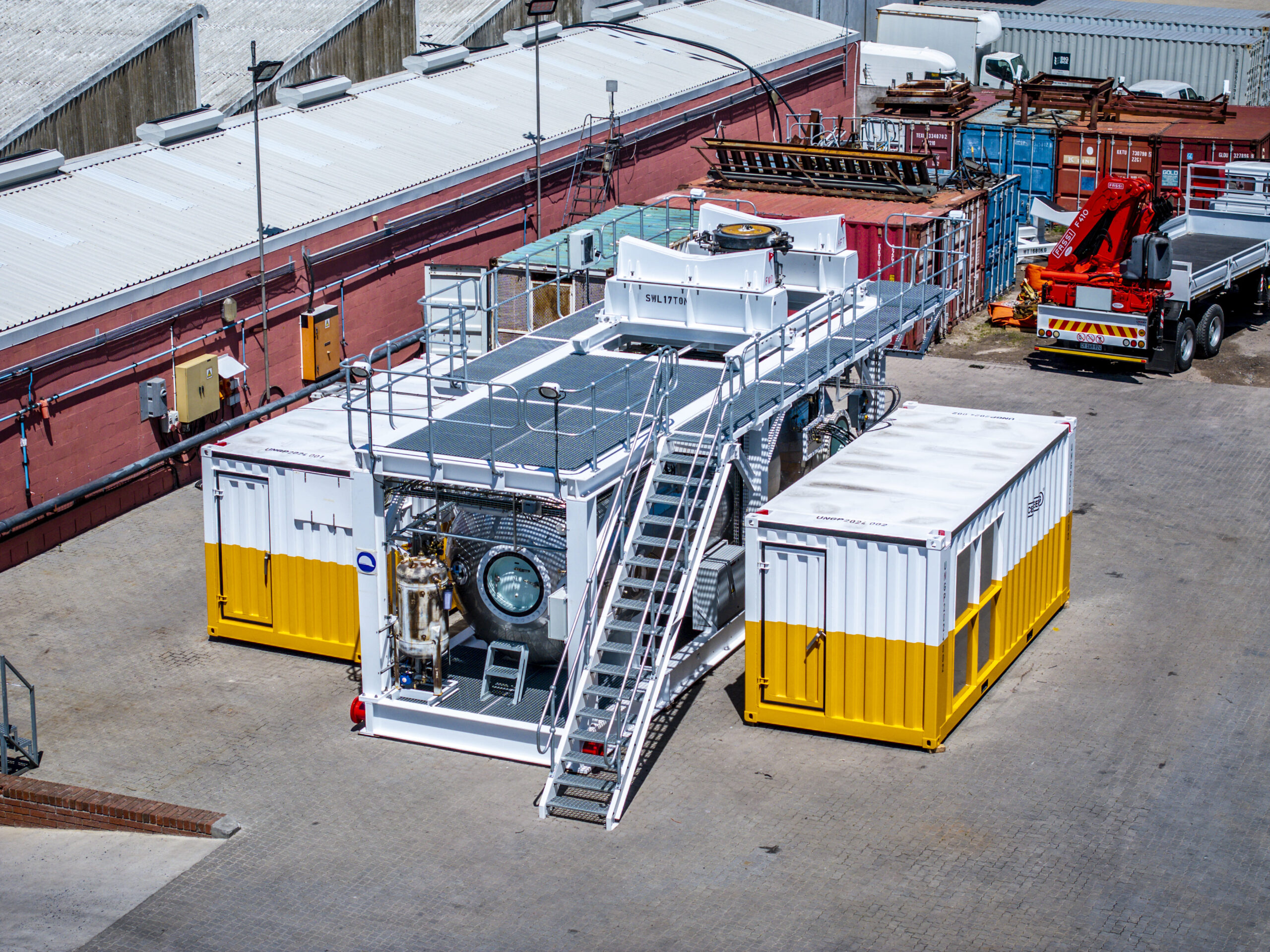 ​12-Man Hyperbaric Rescue Facility by Unique Group​