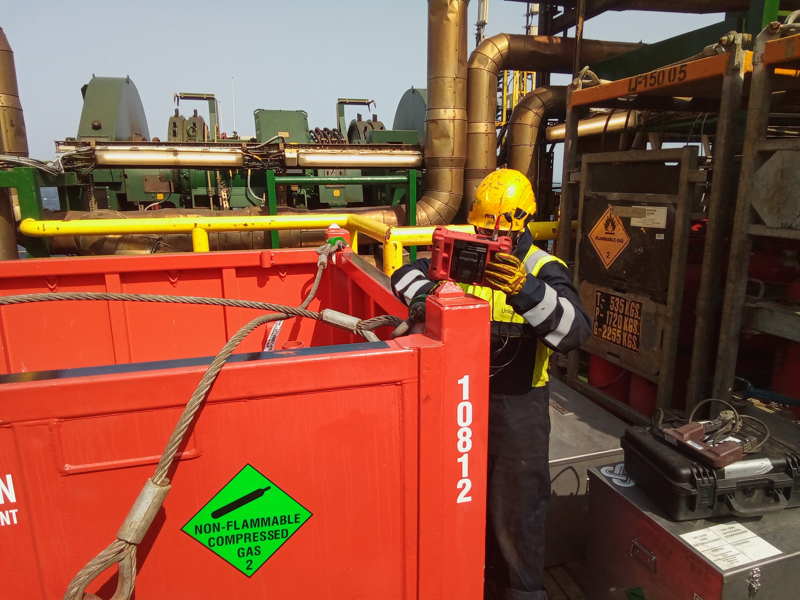 image of NDT Equipment Selection and assembling by an expert