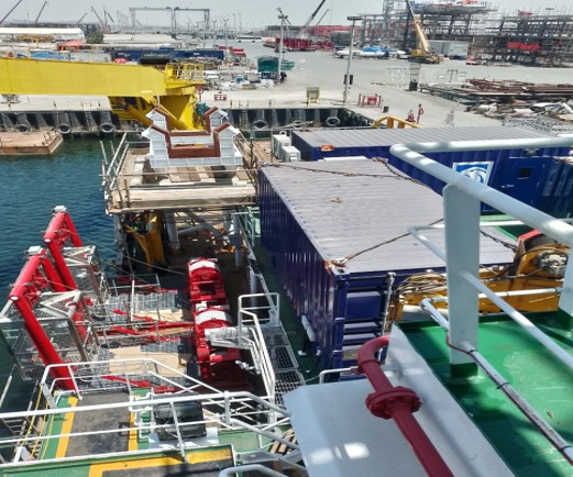 Air dive system on vessel