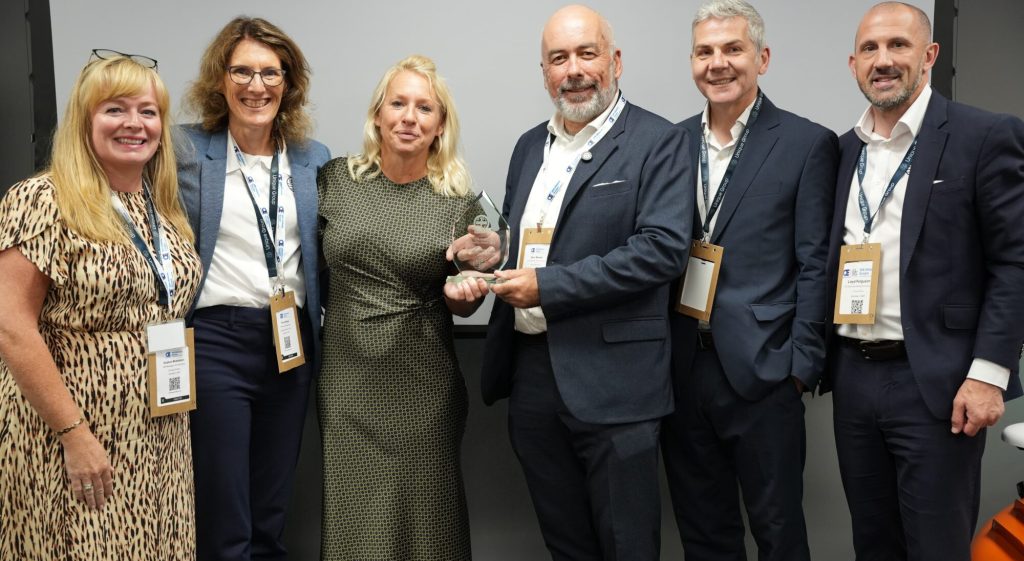Unique-Group-Wins-UK-Ports-Innovation-Award-2025-2000x1333