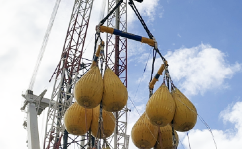 Water-Weights-Americas-2420t-load-test_2-1